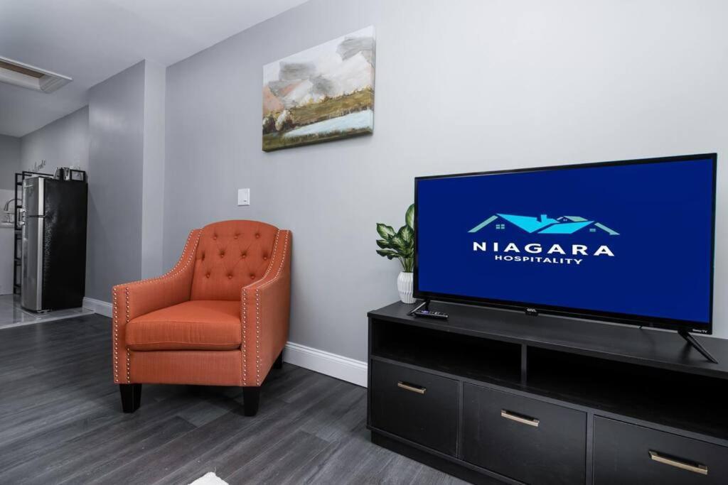 Cozy Micro Apartment, Minutes From Falls Niagara Falls Exterior photo